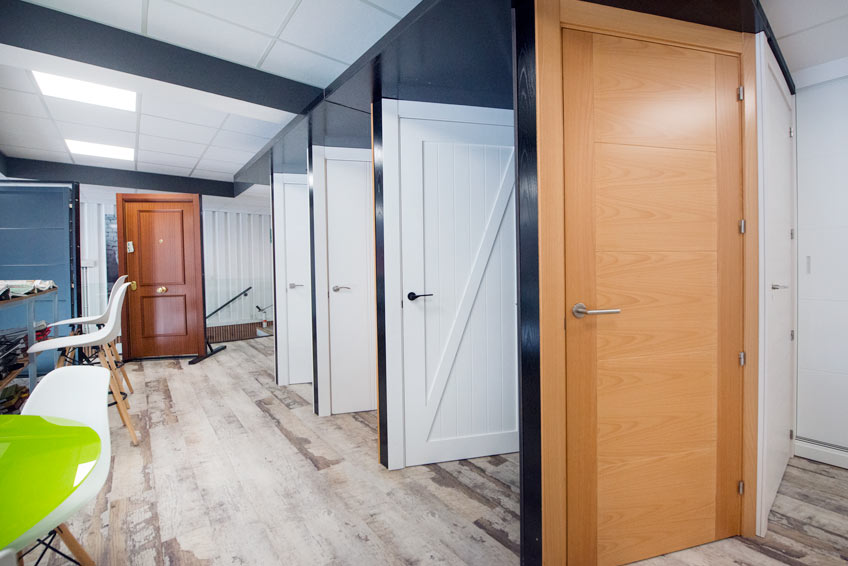 instalacion-de-puertas-en-madera-para-tu-hogar-por-Mercapin-en-Collado-Villalba